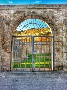 Gate
