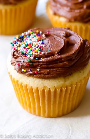 Super-moist Yellow Cupcakes with Milk Chocolate Frosting by sallysbakingaddiction.com. Finally the perfect homemade yellow cupcake recipe! 