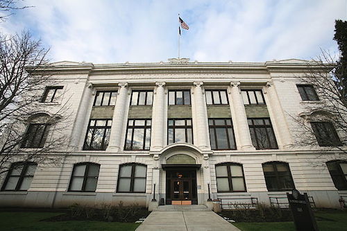 640px-OregonSupremeCourtBldg-1.jpg