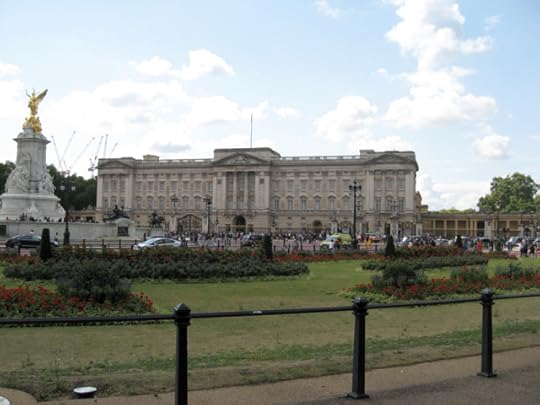 The obligatory photo of Buckingham Palace. 