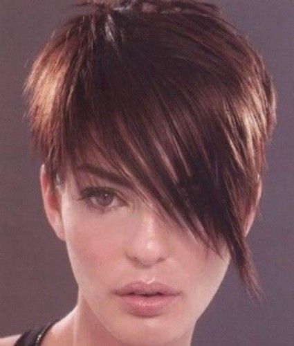 Love this hair style! Wish I had a nice angular face to pull it off. 