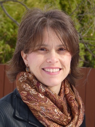 Click on Brenda's beautiful scarf (I think it's a pashmina) to go to her website to read an excerpt of Chef d'Amour,. now available in print and ebook from The Wild Rose Press, and all major ebook retailers.