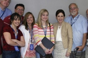 I hope I didn't injure the other members of the press when I trampled them in order to stand next to Patricia Heaton in this photo. LURVE Patricia Heaton!