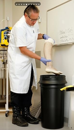 doctor-and-leg