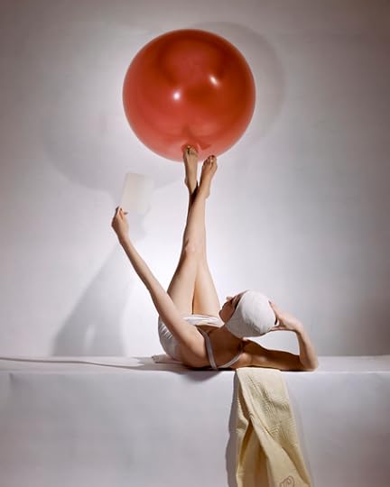2014-09-03-3._Summer_Fashions_American_Vogue_cover_15_May_1941__Conde_Nast_Horst_Estate.jpg