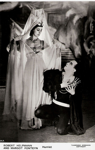 Robert Helpmann and Margot Fonteyn in Hamlet
