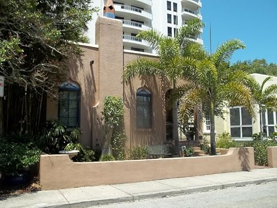 File:Sarasota FL Burns Court HD 430-01.jpg