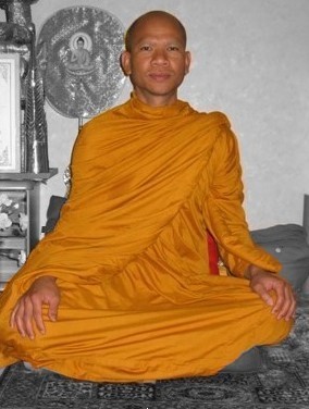 File:Ajahn Outhai.jpg