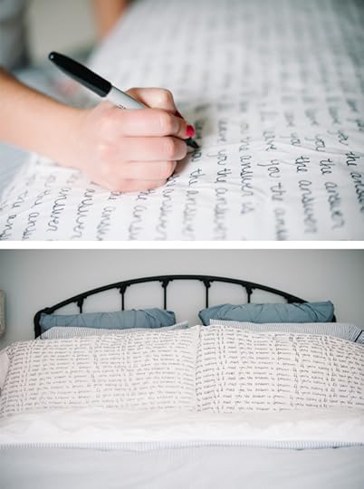 DIY-scripted-pillows