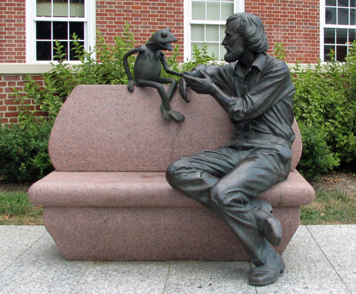 Statue.hensonumd