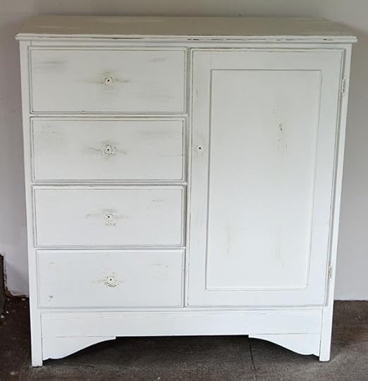 distressed-dresser-no-knobs