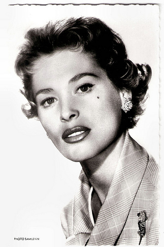Bella Darvi