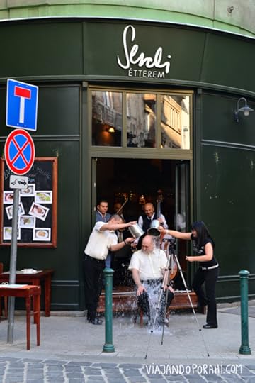 Baldazo de agua fría