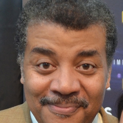Neil_deGrasse_Tyson_August_3,_2014_(cropped).jpg