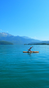 Yoga Paddle Sur Le Lac by Benoit Mouren; Flickr Creative Commons