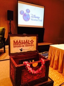 Aulani members mingle