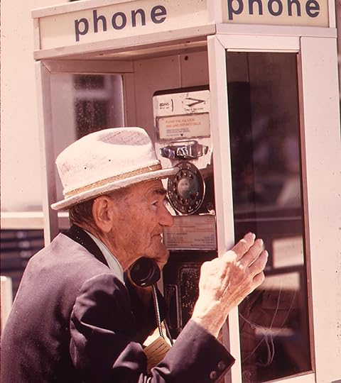 MEMBER_OF_THE_RETIREMENT_COMMUNITY_OF_SOUTH_BEACH_-_NARA_-_548611