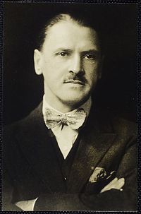 English: W. Somerset Maugham British writer