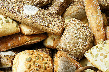 English: Organic bread rolls in Brugge, Belgiu...
