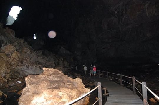 Deer Cave: the profile of Abe Lincoln in the opening, and the sea of guano.