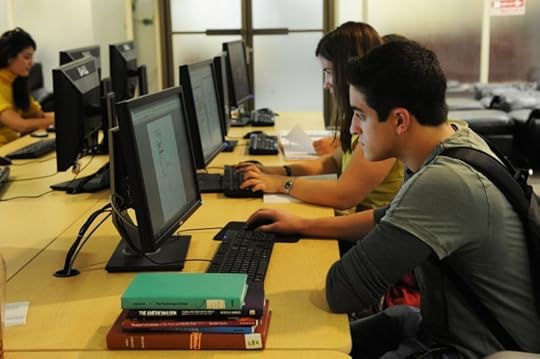 1024px-Howard_Tilton_Library_Computers_2010