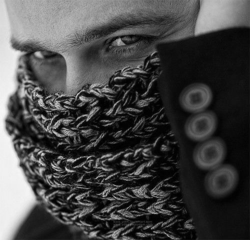 Una mirada puede acariciarte la piel... así es como Raff mira a Jamie y a Marina.