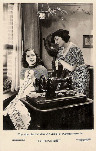 Fien de la Mar & Jopie Koopman in Bleeke Bet