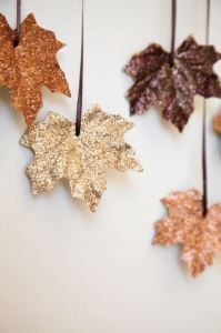 glitter_leaves_fall_decor