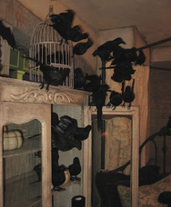 hutch_black birds_halloween_decorations