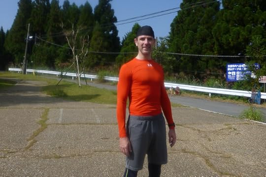Big Stupid Dummy me, after a personal-best fastest hike to the top of Mt. Hiei 馬鹿 の私 、比叡山 の 山頂 で。早く 出来 ましたけれども 、途中 で 右足首 をねんざしました。 -- Mt. Hiei (比叡山) -- Kyoto, Japan -- Copyright 2014 Jeffrey Friedl, http://regex.info/blog/