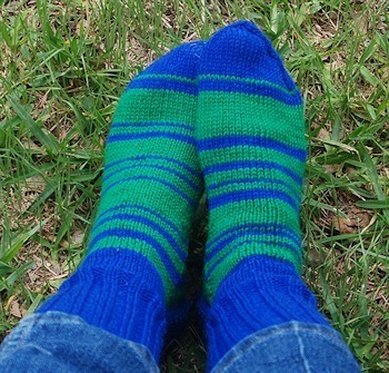blue-green-striped-socks003