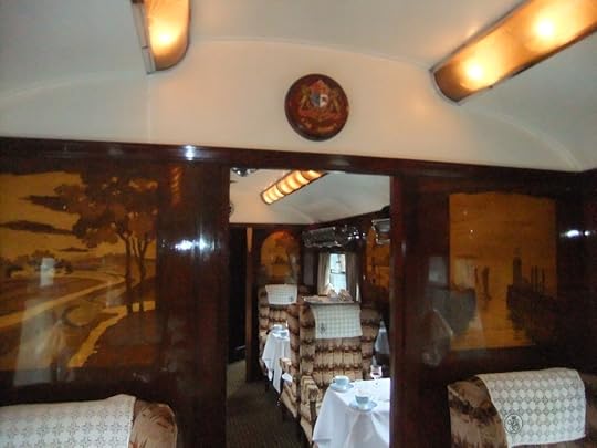 The BEAUTIFUL Deco lighting in carriage Audrey.