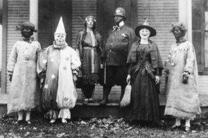 a-history-of-costumes-vintage-halloween-photo-L-I00TAD