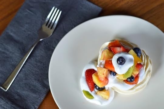 Gossamer Wing Fruit-Bedecked Meringue