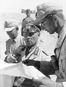 Field Marshal Erwin Rommel in North Africa during the desert campaign. 1942 (Bundesarchiv, Bild 101I-785-0287-08 / CC-BY-SA)
