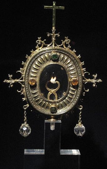 File:Tooth-of-saint-apollonia.jpg
