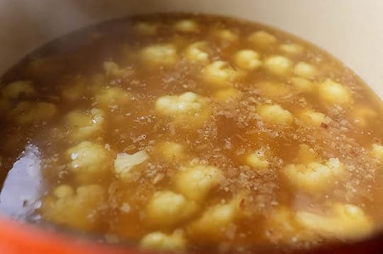 Cheesy Cauliflower Soup