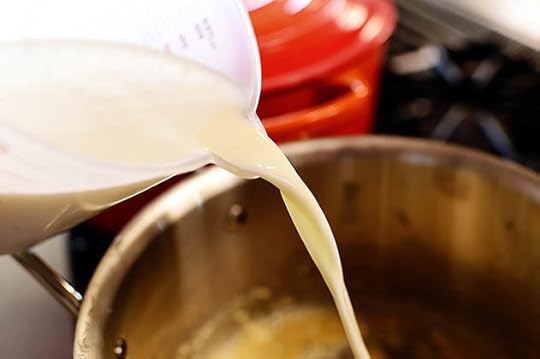Cheesy Cauliflower Soup