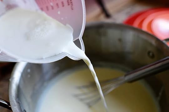 Cheesy Cauliflower Soup