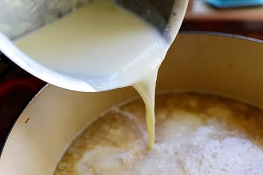 Cheesy Cauliflower Soup