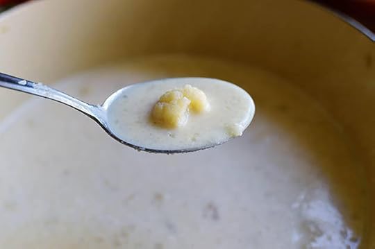 Cheesy Cauliflower Soup