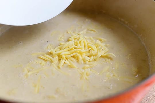 Cheesy Cauliflower Soup