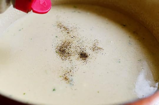 Cheesy Cauliflower Soup