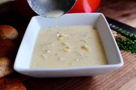 Cheesy Cauliflower Soup