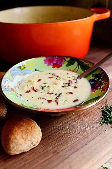 Cheesy Cauliflower Soup