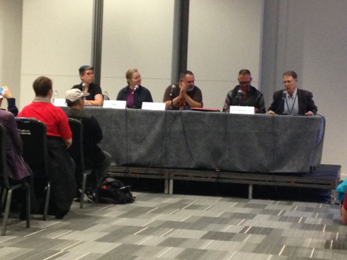 M. Darusha Wehm, Heidi Lyshol, Jack William Bell, Cory Doctorow e Kim Stanley Robinson discutono i piaceri di un buon infodump