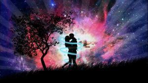 couple_kissing_night_grass