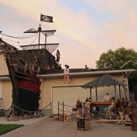 Halloween-Pirate-Shipwreck-display-1