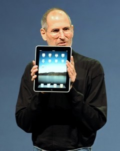 Steve_Jobs_with_the_Apple_iPad