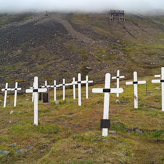 Cemetery_in_Longyearbyen_(Spitsbergen)_01